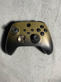 Xbox One X 1TB + 2 ovladače + 3 hry na disku + top hry v sys - 3