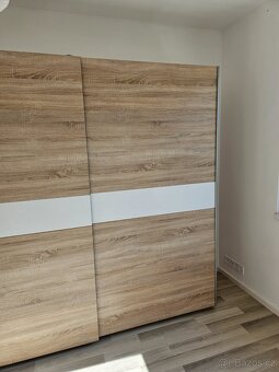 Šatní skříň - 3