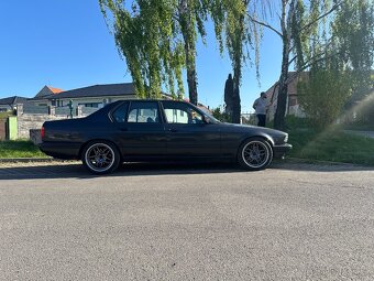 BMW E32 730i MANUÁL - 3