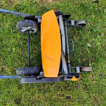 Prodám vřetenovou sekačku FISKARS - 3