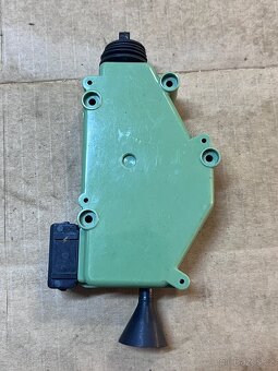 Motorek centralu vw t4 - 3