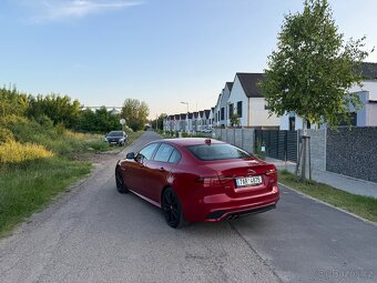 Jaguar XE Black Edition - - 3