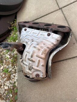 Prodam výfuk Zvody zberne potrubie 1ZZ-FE CELICA T23 1.8 105 - 3