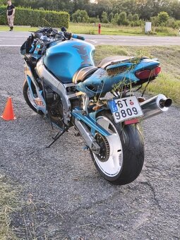 Kawasaki zx9r - 3
