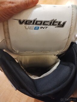 Vyrážečka Vaughn VE8, obrácený gard - 3
