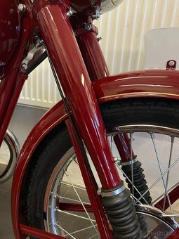Jawa pérák 250 - 3