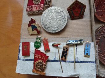 ODZNAKY,MINCE,MEDAILE SOCÍALISMUS - 3