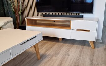 TV Stolek - 3