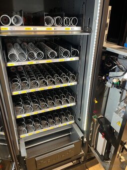 Prodam prodejni automat Vendo Sanden - 3