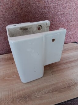 Kryt pod umyvadlo - 3