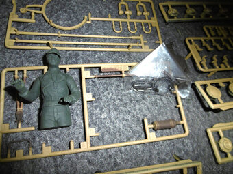 1:16 ND doplnky na King Tiger hever tankista pasy krytky aj. - 3