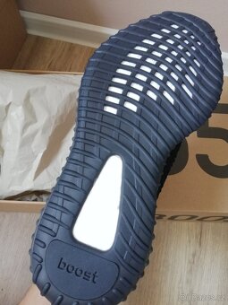 Yeezy Boost 350 V2 Dazzling Blue - DSWT - 3