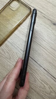 IPhone 11 64GB černý, super stav - 3