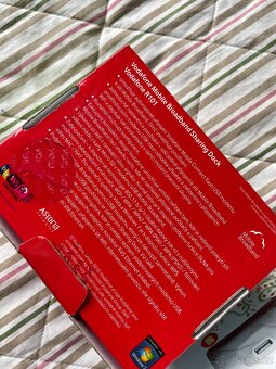 Dokovací stanice  a Wi-Fi router Vodafone - 3