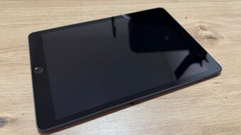 Apple iPad 7 32GB, baterie 95%, 2200Kč - 3