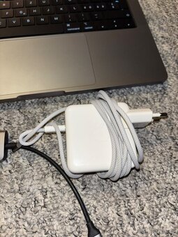 Macbook Pro 14” (M3) - záruka - TOP stav - 3