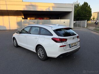 Hyundai i30 1.6crdi combi plus automat - 3