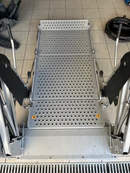 Elektrohydraulická zvedací plošina - 3