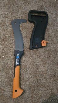 Mačeta Fiskars WoodXpert XA3 - 3