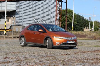 Honda Civic 8g 1.8 v-tec - 3