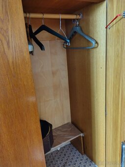 Retro šatní skříně a skříňky - 3