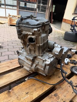 Motor LTZ na díly - 3