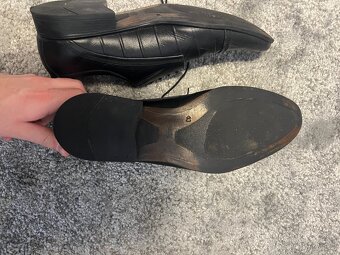 Prodám kvalitní kožené boty velikost 43 - 3
