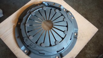 Tatra 613 přítlačný talíř - 3