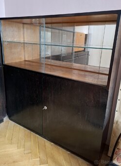 Černá vintage skříňka s vitrínou a zrdcadly - 3