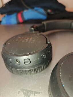 Bezdrátová sluchátka JBL Tune 670NC černá - 3