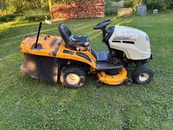 Zahradní traktor Cub Cadet 2 válec KOHLER - 3