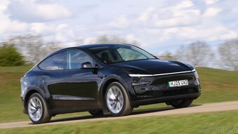 Tesla model Y - 3