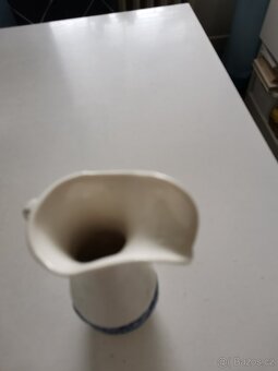 Vázička porcelánová s plastickým motivem ovoce - 3