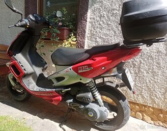 Prodám skútr Peugeot Speedfight 2.obs.50 - 3