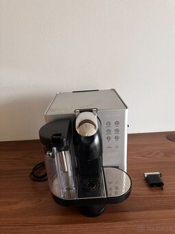 Kávovar Nespresso De’Longhi Lattissima EN720.M - 3