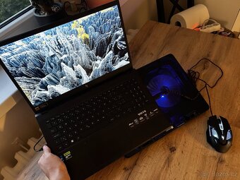 Acer Nitro V 15 black - herní myš nitro - chladící podložka - 3