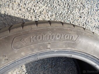 Pneu 245/45R18  100W - 3