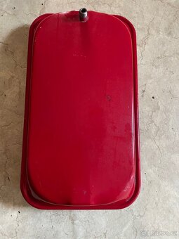 Expanzní nádrž Realguard LJJPZSX-0512-8L - 3