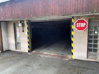 Parkovací stání v bezpečném areálu - 3