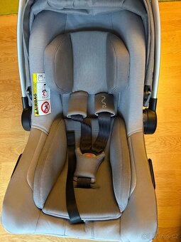 Autosedačka vajíčko Nuna pipa next + báze - 3