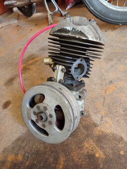 Motor Jawa 250 special - 3