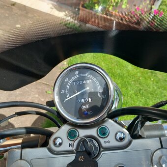 Suzuki Marauder 250, rv. 2002 - 3