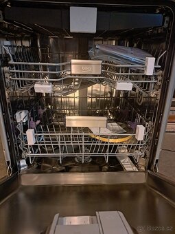 Myčka BEKO DFN 3853 0X, nerez - 3