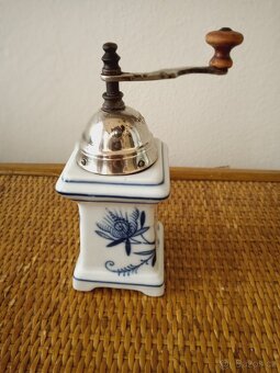 Porcelánový secesní mlýnek na koření - 3