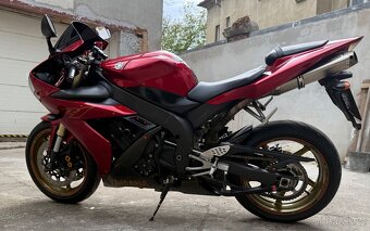 Yamaha r1 - 3