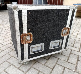 Prodám Rack 10 U (10 HE) s kolečky - 3