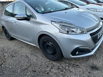 Peugeot 208, 1,2 rok 2015, klima, panorama - 3
