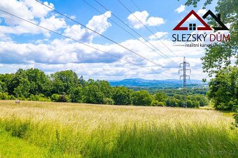 Pozemek 8.390 m² s možností výstavby RD, výhled na Beskydy, - 3