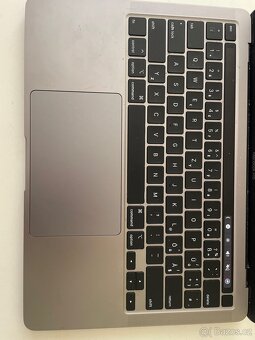 MacBook Pro 13” (2020, Intel, čtyřjádrový i5, 2,0 GHz) - 3