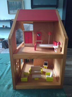 Dřevěný domeček pro panenky - 3